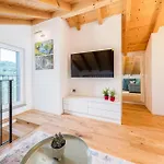 Ferienhaus Gorgeous In Sinj