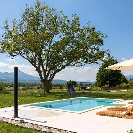Gorgeous In With Kitchen Feriehus Sinj