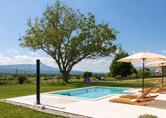 Gorgeous In Holiday home Sinj